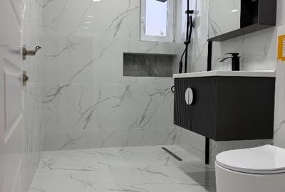 Casă individuală cu 5 camere cu Teren 310 Mp în Central - 2