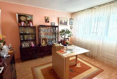 Apartament cu 2 camere decomandat în Micro 19 - 3