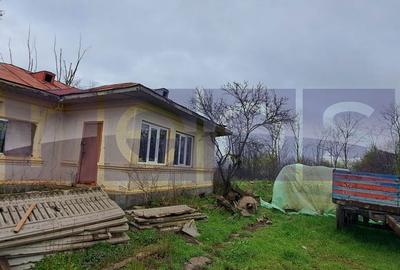 Casă cu 4 camere cu Teren 400 Mp în Crângeni - 2