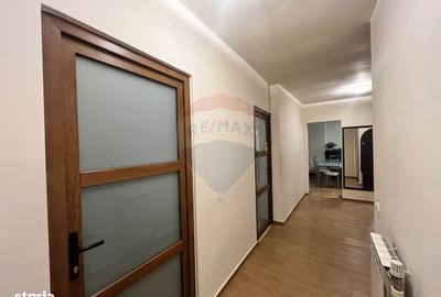 Apartament cu 3 camere, mobilat în Central - 2