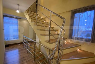 Casa de vanzare, 295 mp, zona Central - 2