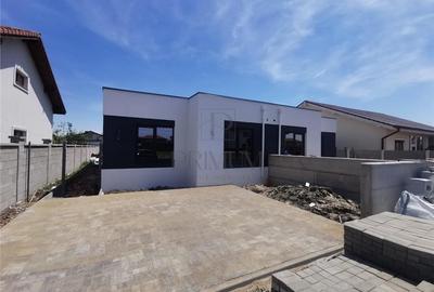 Duplex cu 4 camere cu Canalizare în Moșnița Nouă - 3