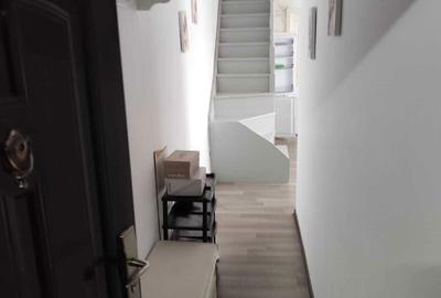 Apartament cu 3 camere decomandat în Poarta 6 - 2