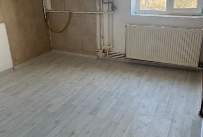 Apartament cu 3 camere semidecomandat în 1 Decembrie - 3