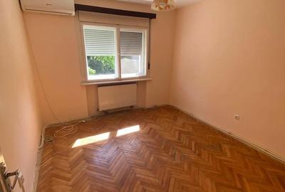 Apartament cu 2 camere decomandat în Micro 15 - 2