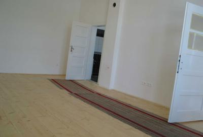 Spațiu comercial, de 63 mp, în Central - 3