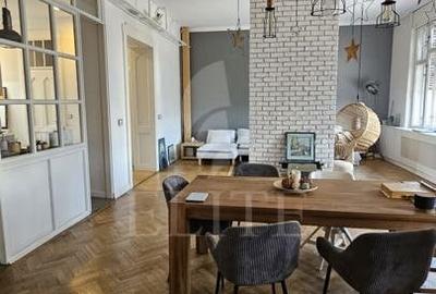 Apartament cu 3 camere semidecomandat în Central