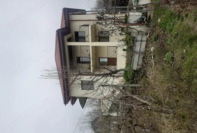 Se vinde casa + anexa cu posibilitatea vandute separat - 1