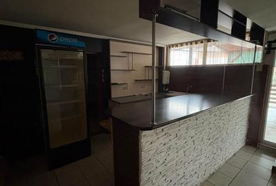 Spațiu comercial, de 72 mp, în Central - 4