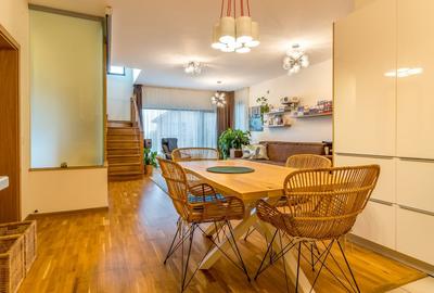 Apartament cu 3 camere semidecomandat, mobilat în Zorilor