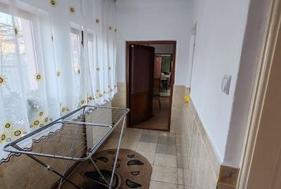 Casă cu 3 camere cu Teren 334 Mp în Central