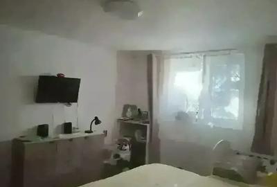 Proprietar vand apartament cu 2 camere,decomandat,renovat total,semi central,parcare,boxa proprie. - 5