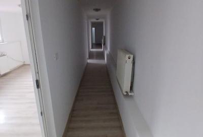 Spațiu comercial, de 150 mp, în Central - 3