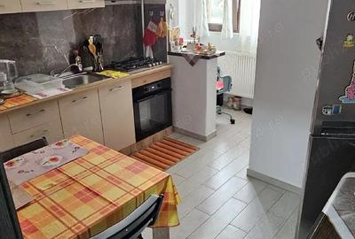 Garsonieră decomandată în Valea Adâncă