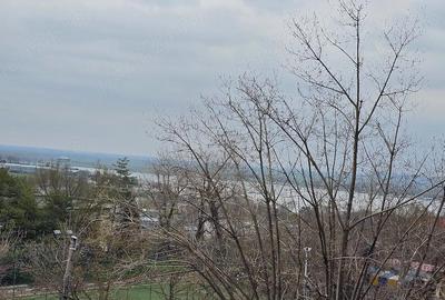 Apartament cu 3 camere decomandat în Dunărea