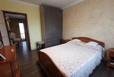 Casă cu 6 camere cu Teren 420 Mp în Piața Centrală - 17