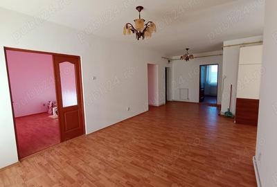 Apartament cu 3 camere decomandat în Central - 2
