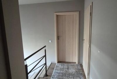 Vând casa tip duplex Floresti - 11