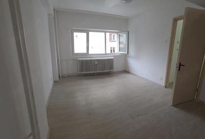 Garsonieră decomandată în Exterior Vest