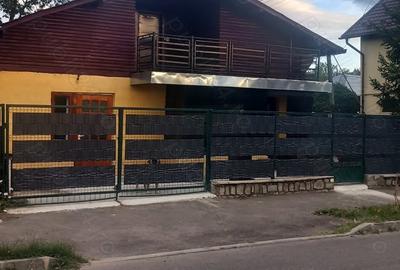 Casă cu 4 camere în Central - 1