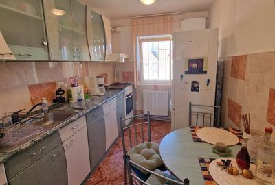 Apartament cu 3 camere decomandat în Valea Aurie - 2