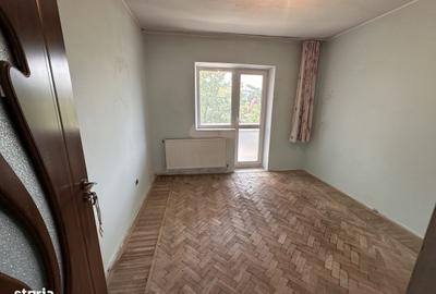 Apartament cu 3 camere decomandat în Central - 1