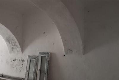 Spatiu Comercial Ultracentral la demisol cu parcare proprie - 2