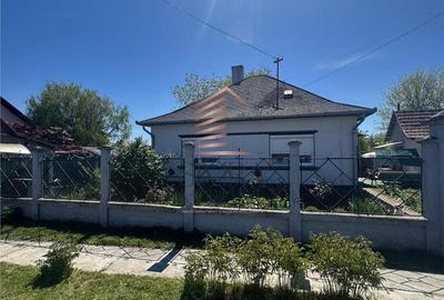 Casă cu 3 camere decomandat cu Teren 2000 Mp în Vest - 2