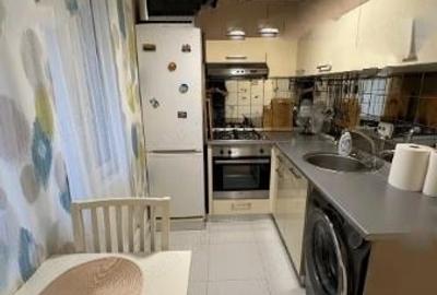 Garsonieră decomandată, mobilată în Vitan - 3