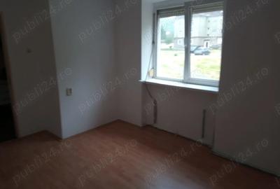 Vand sau schimb apartament Resita - 2