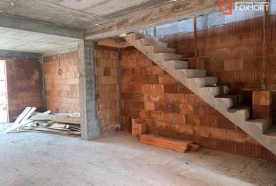 Duplex cu 4 camere cu Canalizare în Lipovei - 8