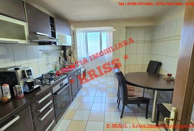 Apartament cu 4 camere decomandat în Central - 3