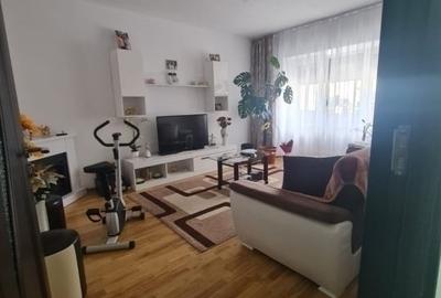 Gara- 2 camere- bloc 1984- etaj intermediar - 1