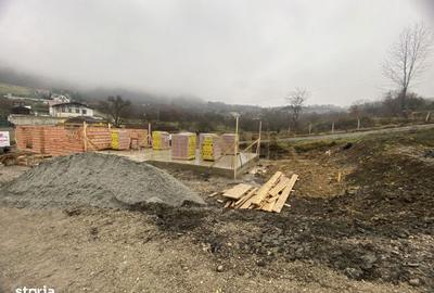 Casă cu 3 camere cu Teren 390 Mp în Central
