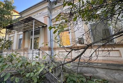 Casa  de vanzare, 242 mp, zona Tudor Vladimirescu - 1