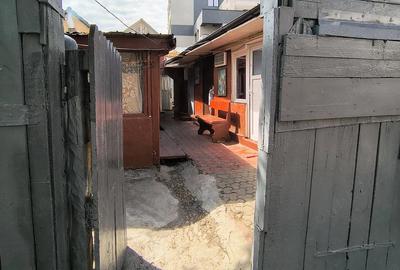 Casă cu 7 camere cu Teren 250 Mp în Central - 6