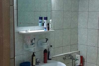 Ofer spre inchiriere o camera - 2