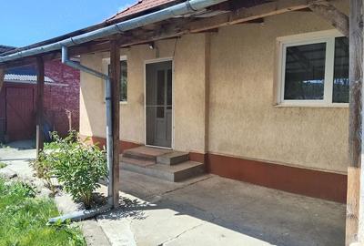 Casă cu 3 camere cu Teren 678 Mp în Central - 2