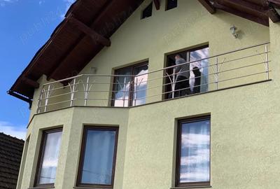 Casă cu 4 camere în Central - 2