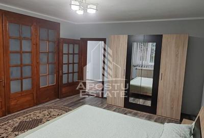 Apartament cu 3 camere decomandat în