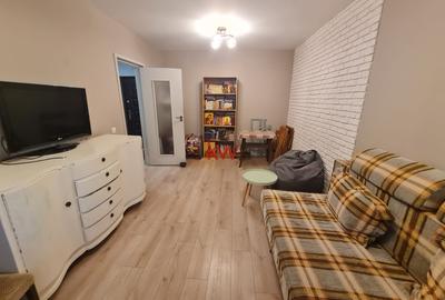 Apartament cu 2 camere decomandat, mobilat în Podu Roș