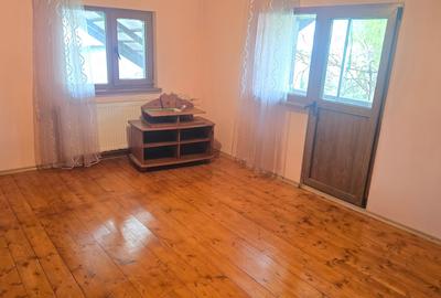 Casă cu 4 camere cu Canalizare în Gării - 10