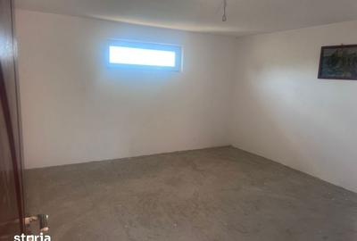 Casă cu 7 camere cu Teren 580 Mp în Șimnicu de Sus - 11