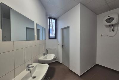 Central, la 5 minute de Afi , spatiu amenajat - 6