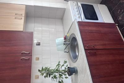 Apartament cu 2 camere semidecomandat în Cantemir