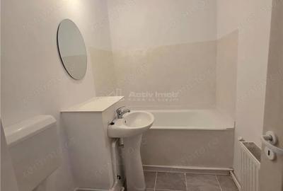 Apartament cu 2 camere semidecomandat în Micro 3 - 4