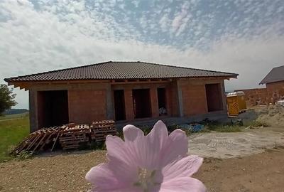 Casa la rosu in localitatea Bod, la 15 minute de Brasov, DJ 112A - 1