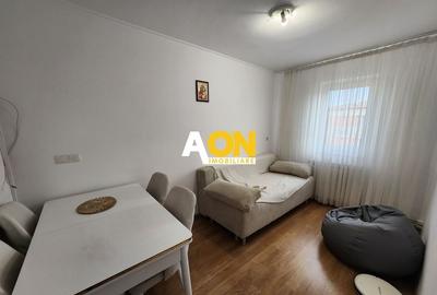 De vanzare apartament 3 camere zona Cetate - 1