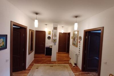 Apartament la casa de vanzare - 7 camere | 170 mp | Strada Lupeni - 1