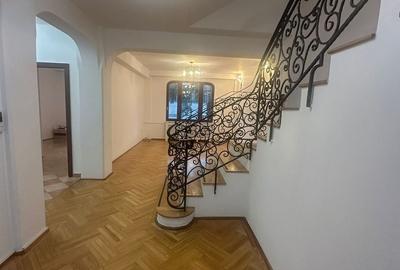Casă cu 8 camere cu Canalizare în Floreasca - 2